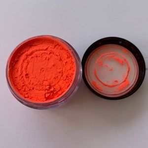MAC Cosmetics Neon Pigment